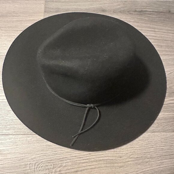 Phenix Accessories - Phenix Black Wool Hat with Leather Trim - Adjustable